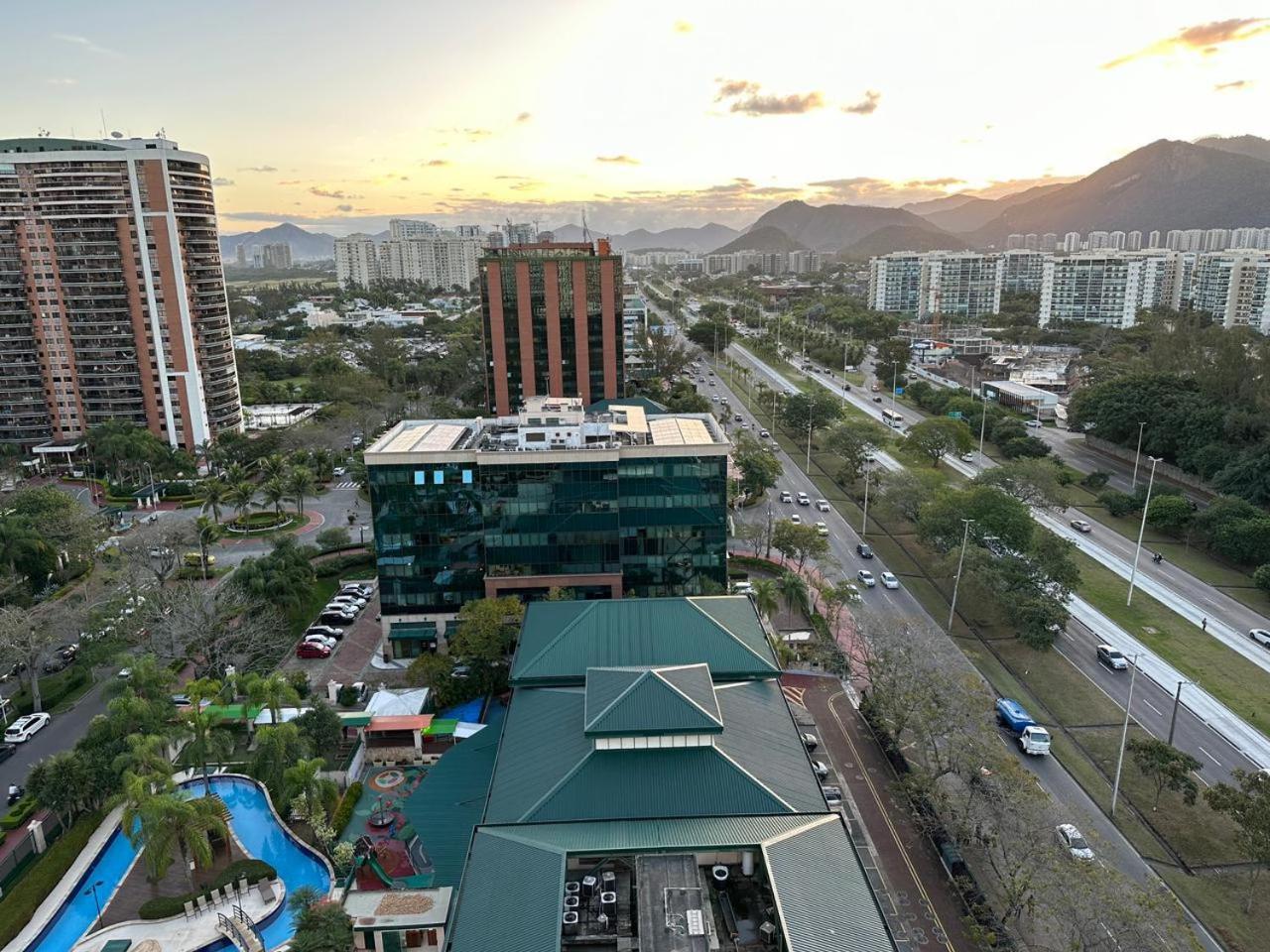 Flat Com Vista Panoramica -15- Na Barra Da Tijuca - Estacionamento Gratuito - Frigobar - Ar Condicionado - Piscina - Academia - Balsa Para Praia Gratis - Varanda - Vista Parcial Mar E Lagoa Rio de Janeiro Exterior foto